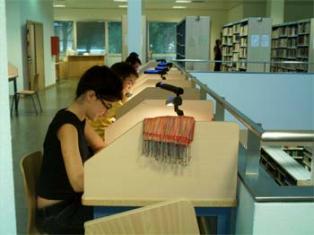 20070614102230-biblio1.jpg